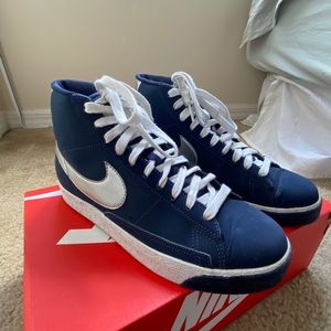 Nike Blazers (GS) Nike 6Y SIZES: (M)6 (W)7.5